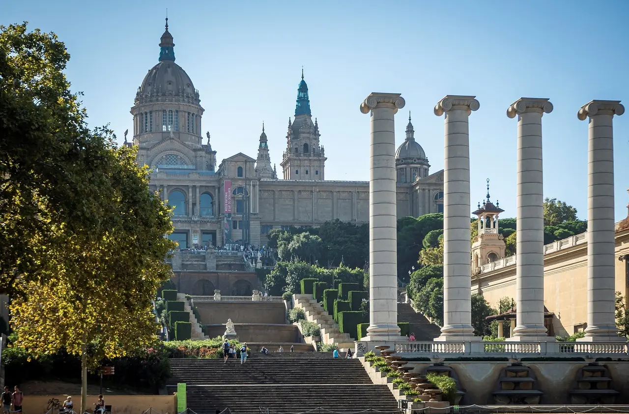 Hvordan er vejret i Barcelona i marts?