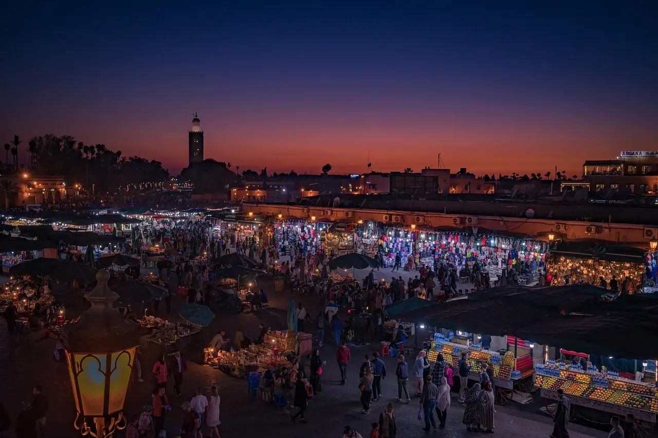 Er det sikkert at gå i El Raval om aftenen?