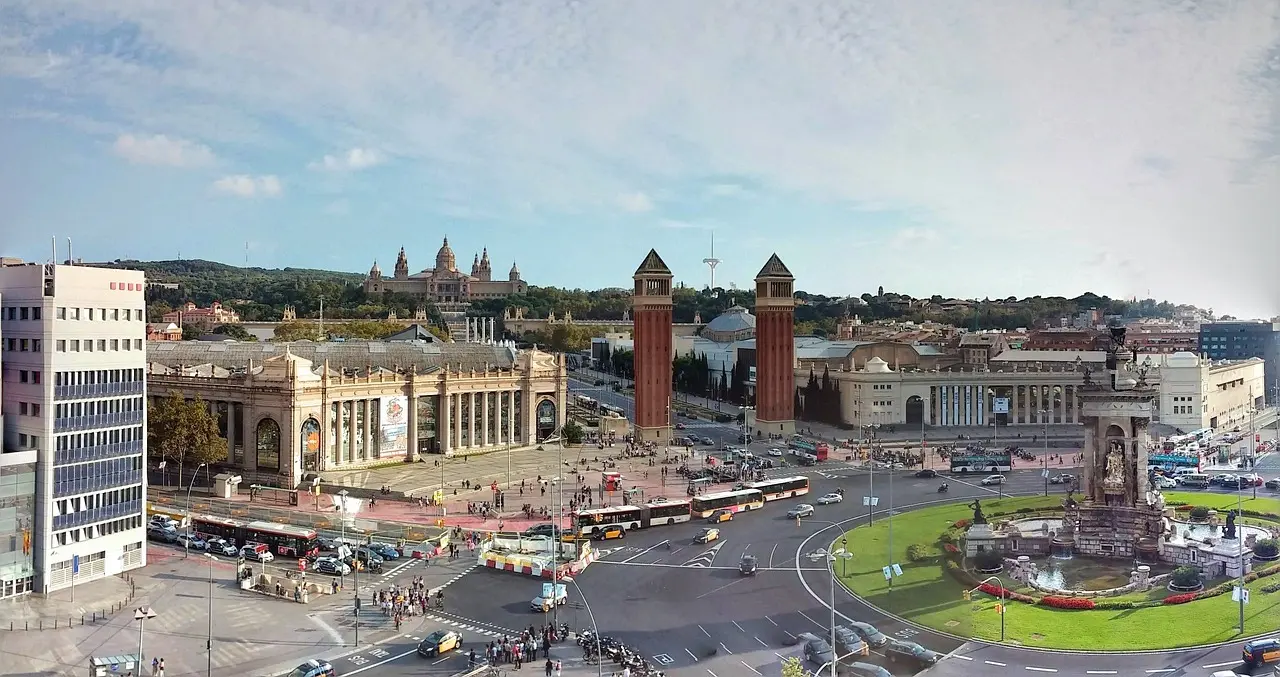 Hvordan er vejret i Girona i februar?