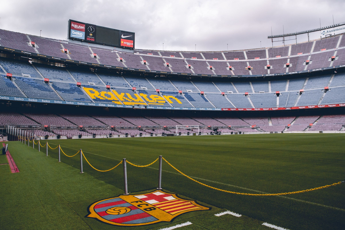 Se FC Barcelona spille på Camp Nou